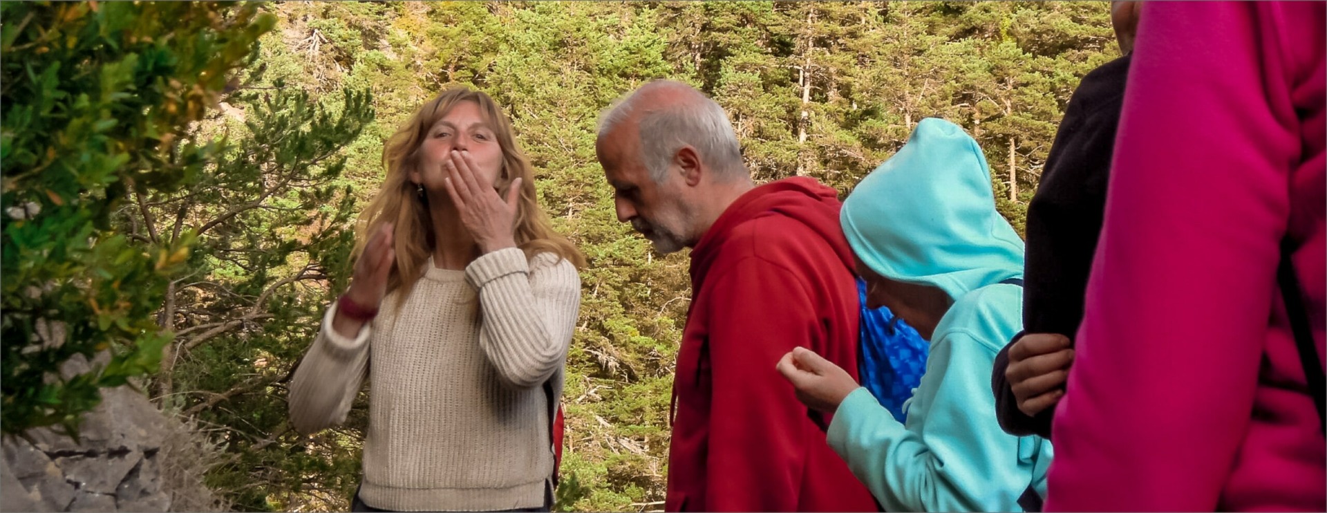 Lalitha Berton et 3 stagiaires en forêt